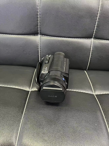 Videocámara de Alto Rendimiento 4K CMOS 14MP con Zoom Óptico de 10x-20x, Sony FDR AX700 Usada - Product Image 4