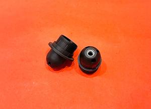 Portalámparas E27 de Plástico Negro con Rosca Completa y Bloqueo Automático - Product Image 3