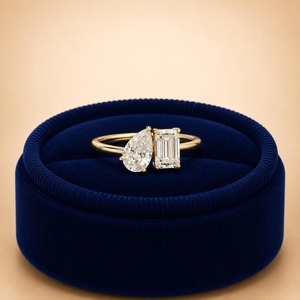 Bague de fiançailles Toi et Moi en or jaune 14 carats avec deux pierres, diamant de laboratoire certifié IGI taille poire émeraude 4,80 TCW, bijoux de mariée - Product Image 3
