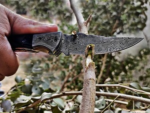 Cuchillo Plegable Hecho a Mano con Hoja Recta de Acero de Damasco y Mango de Madera de Nogal, Funda de Cuero, Utilitario DIY - Product Image 3