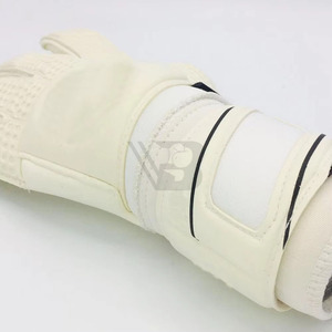 Guantes de Portero de Fútbol de Calidad Profesional - Diseño Elegante, Material PU, Cierre de Gancho y Bucle, Unisex |   Precio de Fábrica - Product Image 4