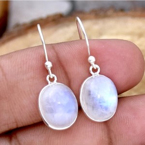 Boucles d'oreilles pendantes en pierre de lune arc-en-ciel naturelle, argent sterling 925, faites à la main - Product Image 1