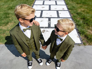 Ensemble de costume 3 pièces vert olive pour garçons avec gilet et nœud papillon |   Ensemble Blazer et Pantalon Formel pour Enfants pour Mariage |   Tenue de fête pour porte-parure - Product Image 1