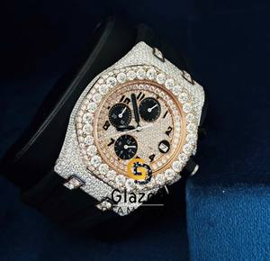 Reloj Cronógrafo Hip Hop de Dos Tonos con Esfera de Moissanita y Diamantes Redondos Brillantes en Correa de Goma Negra - Product Image 4