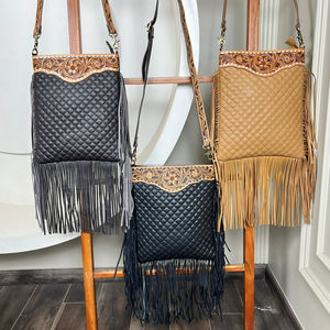 Directo de fábrica, venta al por mayor, bolso cruzado con flecos grandes de cuero labrado a mano, bolso de hombro de mujer de cuero de vaca con patrón de celosía de diamante - Product Image 5