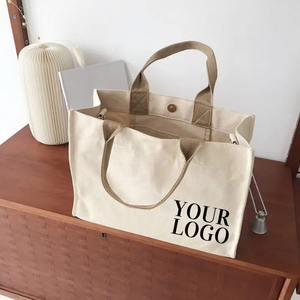 Sac fourre-tout en toile de coton couleur naturelle avec logo et taille personnalisés, idéal pour le shopping et les voyages - Product Image 4