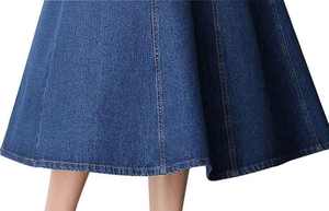 Falda vaquera azul midi para mujer - Product Image 3