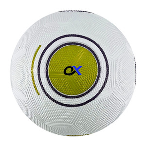 ลูกฟุตบอลคุณภาพสูงจากอ็อกซ์วา อินดัสทรีส์ สำหรับเล่นในร่มและกลางแจ้ง - Product Image 4