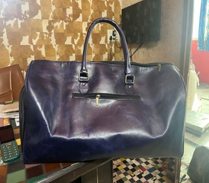 Elegante Bolsa de Viaje de Cuero con Diseño de Parches, Bolsa de Fin de Semana de Gran Capacidad, Bolsa de Gimnasio para Hombres y Mujeres - Product Image 3