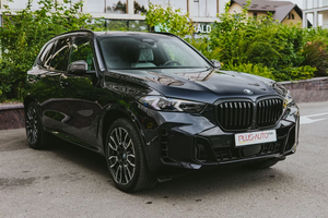 BMW X6 2024 – SUV Coupé Premium con Tracción en las Cuatro Ruedas, Diseño Deportivo y Características de Lujo - Product Image 3