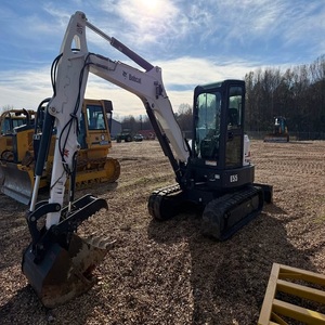 Mini-excavatrice Bobcats E55 à braquage zéro, moteur diesel 50 CV, taille compacte avec grande puissance de creusement - Product Image 3