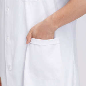 Ventes en gros de blouses de laboratoire médicales personnalisées à manches courtes pour hommes et femmes, blouses de laboratoire unisexes blanches avec 3 poches - Product Image 6