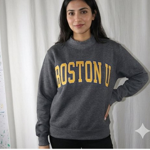 Sudadera universitaria de cuello alto Boston U al por mayor, jersey personalizado con letras universitarias, para invierno y otoño, estilo universitario/campus - Product Image 1
