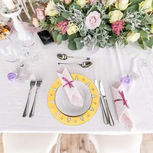 Assiette de présentation élégante argentée et dorée – Assiette de base stylée pour la mise en table de banquets de mariage - Product Image 4