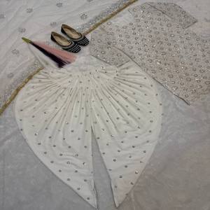 Conjunto de traje Dhoti Salwar VASTRA COTTAGE de georgette sintética pesada con bordado de lentejuelas, top de manga larga y dupatta elegante. - Product Image 4