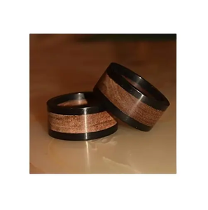 Anneaux de serviette en résine et bois pour la décoration de table de mariage, modernes, faits à la main, matériaux mixtes - Product Image 3