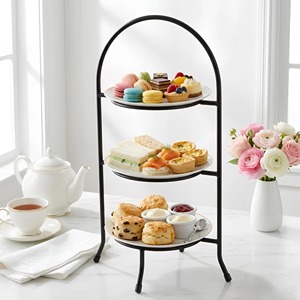 Soporte de metal de tres niveles para pasteles con platos blancos para servir en fiestas de té, diseño reutilizable - Product Image 1