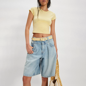 T-shirt court jaune pour femme, à coutures apparentes, fabriqué en usine, à manches courtes, col rond, tricoté, décontracté, pour le printemps et l'été - Product Image 3
