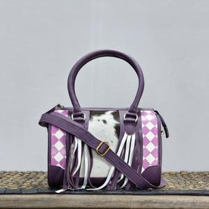 Bolsa de Viaje de Cuero Genuino Morado de Lujo con Panel de Piel de Vaca y Borlas, Ligera y de Gran Capacidad - Product Image 1