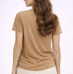 T-shirt femme en tissu premium, manches courtes, coupe slim, crop top pour adolescentes et femmes, haute qualité, basique mais au look élégant. - Product Image 5