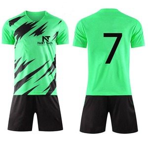 Vêtements de sport confortables pour hommes, uniforme de football 100% polyester, uniforme de football sur mesure pour hommes - Product Image 5
