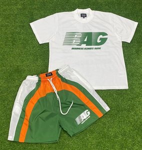 Conjunto Deportivo Casual de Verano para Hombre, Camiseta Blanca con Logotipo Personalizado y Pantalones Cortos Verde Naranja, Impresión Serigrafiada, Cordón Ajustable, Transpirable - Product Image 1