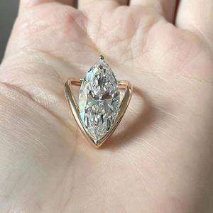 Anillo Solitario con Banda Cruzada y Diamante Cultivado en Laboratorio de 3.01CT, Corte Marquesa, Oro Amarillo Sólido de 14K para Mujer, Joyería de Regalo de Boda - Product Image 5