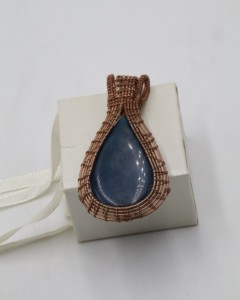 Pendentif en labradorite enroulé sur fil de cuivre, collier en cristal de labradorite naturelle, pendentif en pierre précieuse fait main, bijoux taille unique - Product Image 2