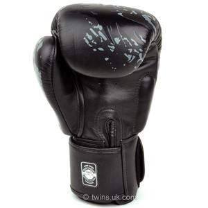 นวมชกมวยรุ่นล่าสุด สีดำและสีเทา หนังวัวแท้ 100% สำหรับฝึกซ้อม MMA มวยไทย ยี่ห้อ Twins - Product Image 4