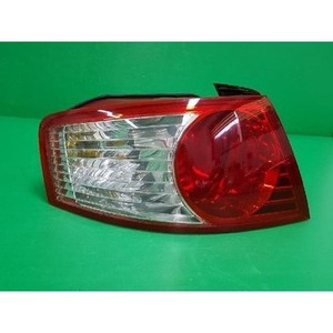 Feu arrière gauche d'occasion pour Amanti 2003, référence OEM 924013F000 - Product Image 1