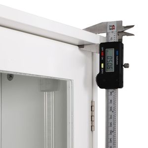 Meuble de salle de bain blanc à double porte, élégant et pratique - Product Image 5
