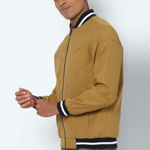Chaqueta Acolchada con Capucha, Diseño Sólido con Logotipo, Cuello Alto, Cierre de Cremallera, Impermeable, para Hombre - Product Image 4