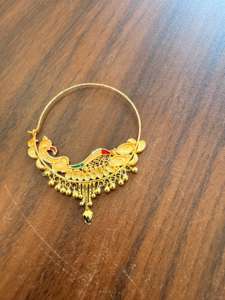 Anneau de nez en or massif 22 carats, bijou de mariage traditionnel indien, design Nath motif paon floral émaillé, grande taille, fil de piercing - Product Image 6