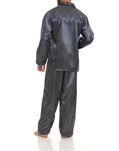 Conjunto de pijama de seda satinada para hombre, de manga larga, color gris sólido, dos piezas, ropa de dormir suave con botones, conjunto para otoño e invierno. - Product Image 4
