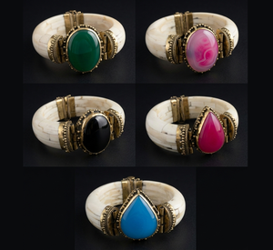 Brazalete Vintage Personalizado de Hueso con Incrustaciones de Resina y Piedra, Cabujón de Latón Dorado, Estilo Tribal Étnico, Joyería Hecha a Mano, Regalo, Venta al por Mayor - Product Image 2