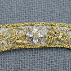 Patch brodé en forme ovale avec motif lingot d'or, bordure Zardozi métallique faite à la main, applique pour bannière religieuse, vêtement liturgique - Product Image 4