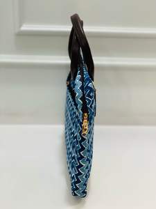 Sac pour ordinateur portable pour femme, imprimé Jaipuri exclusif, bleu zigzag moderne - Product Image 3