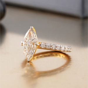 Anillo de compromiso solitario con diamante marquise de 2.00 CT cultivado en laboratorio, con pavé, en oro amarillo de 14K y claridad VVS1 - Product Image 2