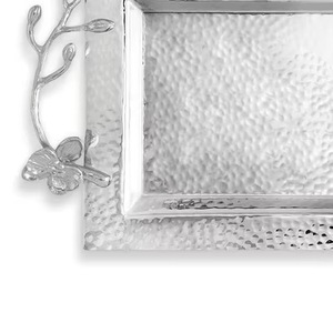 Plateau décoratif rectangulaire en argent martelé avec poignées en forme de branche florale pour la décoration de la maison - Product Image 3