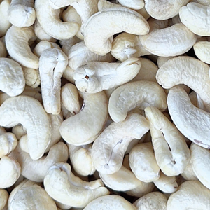 Wholesale High Quality Raw Cashew <b>Nuts</b> WW180, WW240, WW320, LP, WS Cashew <b>Nuts</b> Cashew <b>Nuts</b> Bulk Exported To Asia, Middle East - Product Image 1