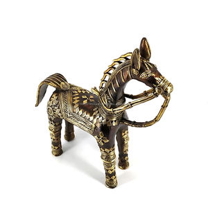 Estatua de Caballo Tribal Antigua Grabada a Mano en Latón, Color Bronce, Pieza Decorativa de 11 Pulgadas para Decoración del Hogar y Oficina - Product Image 1