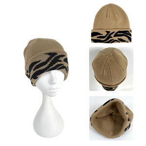 Bonnets élégants en tissu de laine avec logo personnalisé imprimé, coupe classique, pour un usage décontracté en hiver, couleur unie, jacquard - Product Image 2