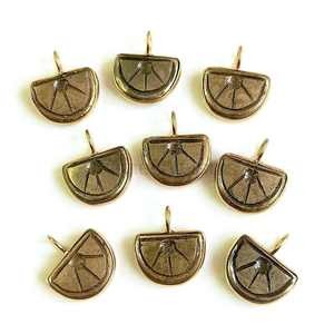 Colgante de pirita natural tallada en forma de melón de 10x13mm con dije de plata de ley 925 chapado en oro para fabricación de joyas al por mayor - Product Image 3