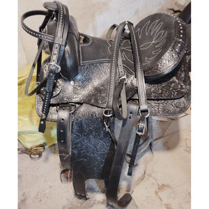 À VENDRE HARNASSE EN CUIR WESTERN COMPLET AVEC TÊTELIER ET PLATIER EN TAILLES 14 15 16 17 18 85 $ CARTES DE CRÉDIT ACCEPTÉES - Product Image 1
