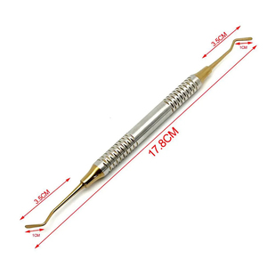 Espátula dental de doble punta ergonómica plateada con recubrimiento dorado para composite, modelo BBI-1846 de Bone Bridge Instruments, para rellenos dentales. - Product Image 4