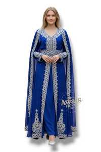 ชุดราตรีผู้หญิงสีน้ำเงินปักลายเรียบง่าย แขนยาว ยาวคลุมเท้า ดีไซน์เรียบร้อย พร้อมชั้นผ้าซีทรู คอวี ผ้าซาติน แบบคาฟตันสำหรับงานทางการ - Product Image 5