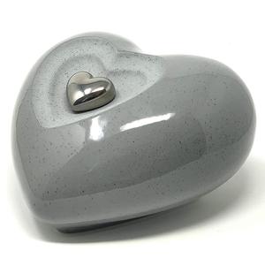 Urne funéraire miniature en forme de cœur bicolore gris pour cendres, cœur pour cendres funéraires en métal laiton/aluminium - Product Image 4