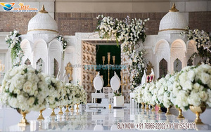 Decoración de Boda Tradicional Asiática de Última Tendencia: Diseño de Escenario de Madera para Bodas en Australia, Inspirado en el Sur de la India - Product Image 6
