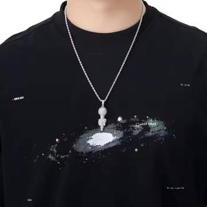 Collier Pendentif Diamant Doré Style Hip Hop « Torche » en Laiton avec Chaînes – Bijou Anniversaire Tendance - Product Image 3