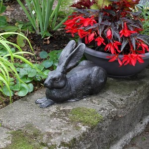 Sculpture de lapin noir faite à la main, décoration de table contemporaine, figurine artistique pour salon - Product Image 2